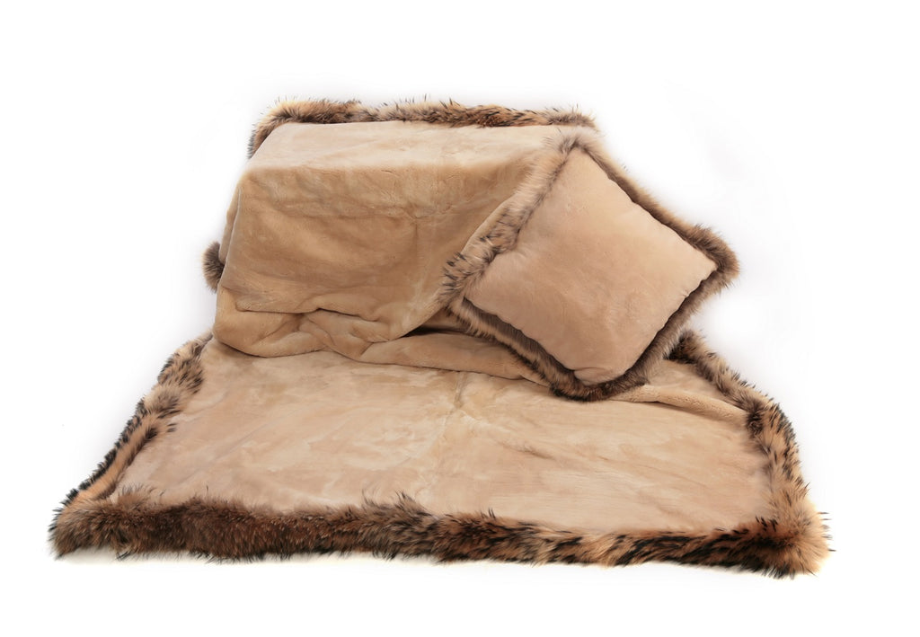 PATRICIA Sheared beaver pillow with raccoon trim